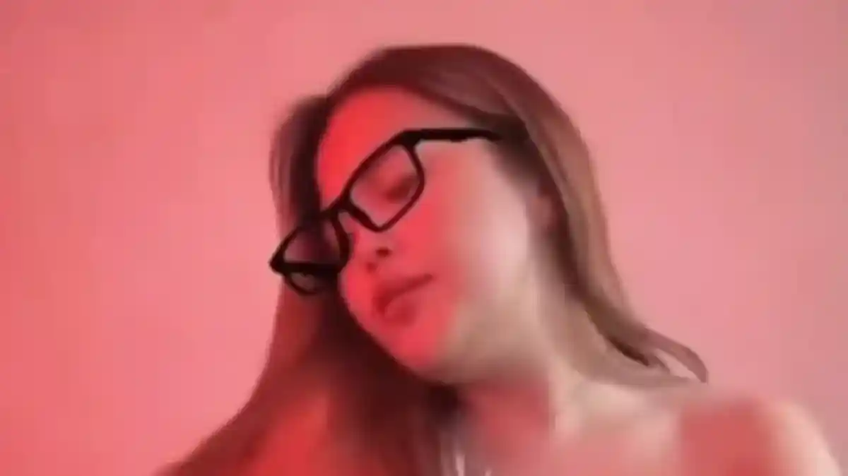 Қазақстандық қыз TikTok-тағы тікелей эфирі үшін қамауға алынды (видео)