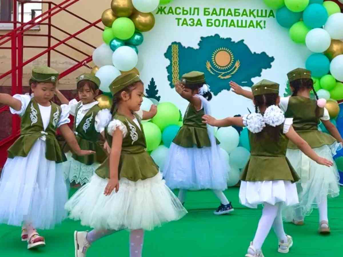 "Таза Қазақстан": елордалық балабақша экологиялық эстафета өткізді
