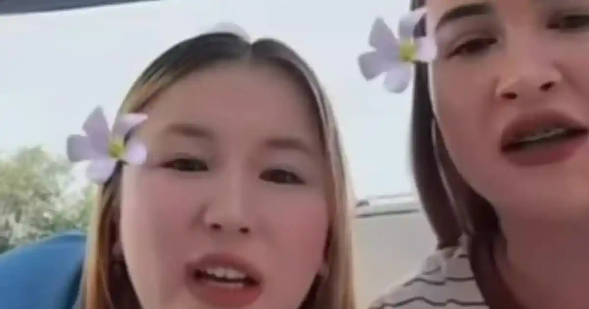 TikTok-та балағат айтқан екі қыз әлеуметтік жауапкершілікке тартылды
