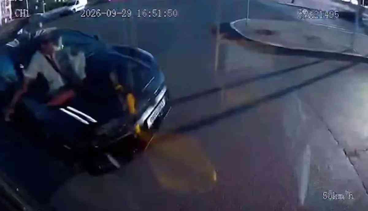 Астанада жеңіл көлік пен автобус соқтығысып, 4 адам зардап шекті